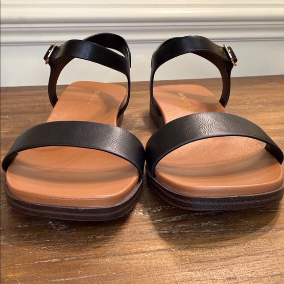 SOLANZ Riddle Sandals - Picture 10 of 11